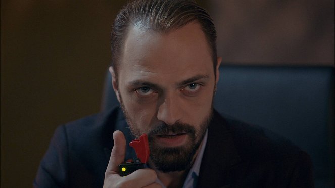 Kurtlar Vadisi: Pusu - Season 10 - Episode 10 - Z filmu - Ertan Saban