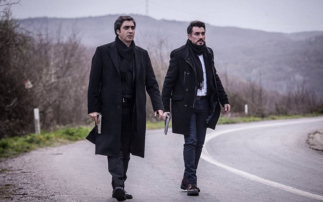 Valley of the Wolves: Ambush - Season 10 - Episode 28 - Photos - Necati Şaşmaz, Cahit Kayaoğlu