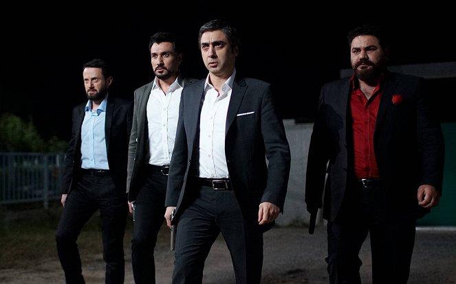 Kurtlar Vadisi: Pusu - Episode 36 - De la película - Cahit Kayaoğlu, Necati Şaşmaz, Erhan Ufak