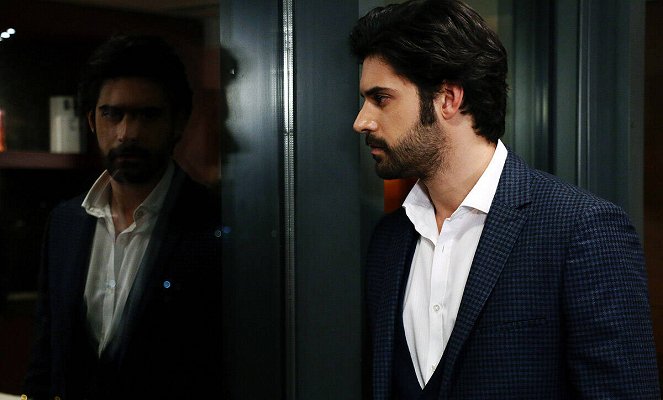 Hayat Mucizelere Gebe - Episode 3 - De la película - Yiğit Dikmen