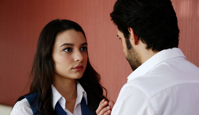 Hayat Mucizelere Gebe - Episode 3 - Photos - Damla Colbay