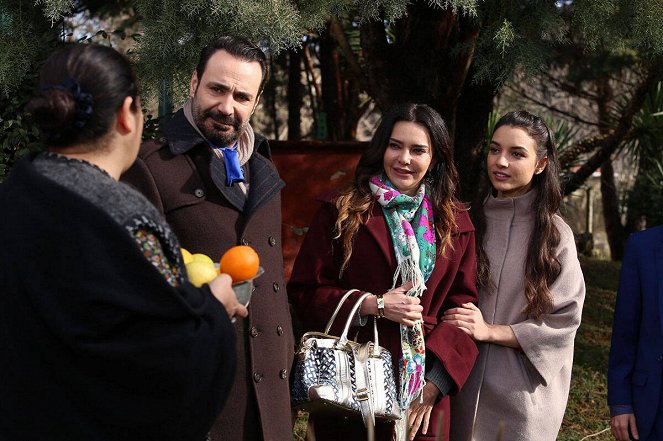 Hayat Mucizelere Gebe - Episode 6 - De la película - Erkan Sever, Hande Ataizi, Damla Colbay