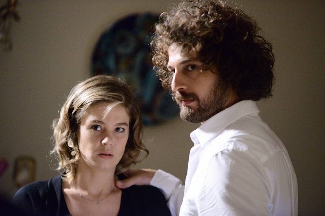 Hayat Şarkısı - Season 2 - Episode 5 - Filmfotos - Burcu Biricik, Birkan Sokullu