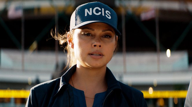 NCIS: Hawai'i - Recruiter - Van film - Vanessa Lachey