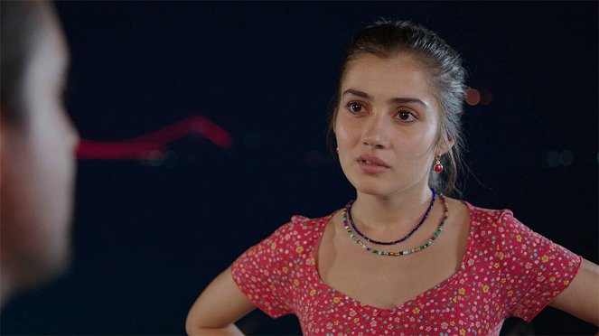Ver Elini Aşk - Episode 3 - Kuvat elokuvasta - Sevda Erginci