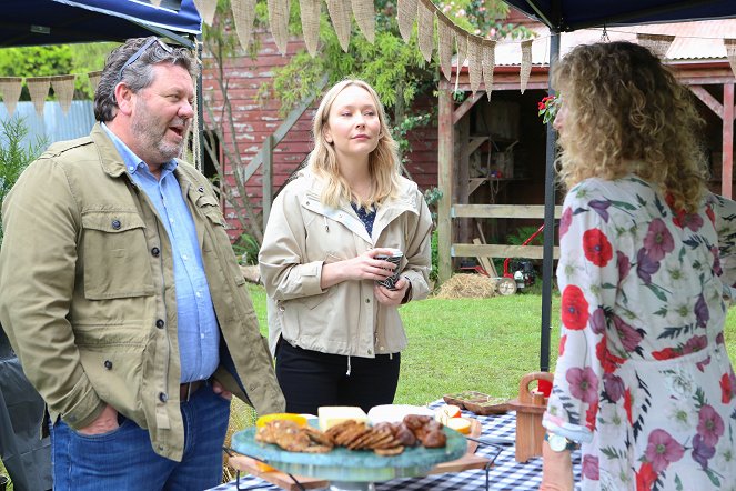 The Brokenwood Mysteries - Something Nasty in the Market - Photos - Neill Rea, Fern Sutherland