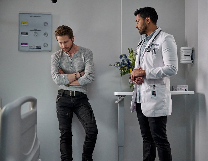 The Resident - Season 5 - The Long and Winding Road - Photos - Matt Czuchry, Manish Dayal