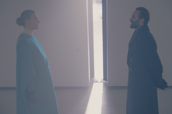 The Handmaid's Tale - Testimony - Kuvat elokuvasta - Yvonne Strahovski, Joseph Fiennes