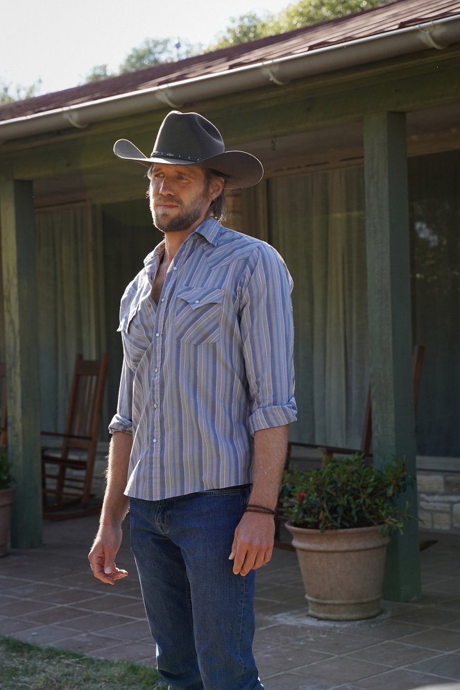 Walker - Season 1 - Defend the Ranch - Z filmu - Matt Barr