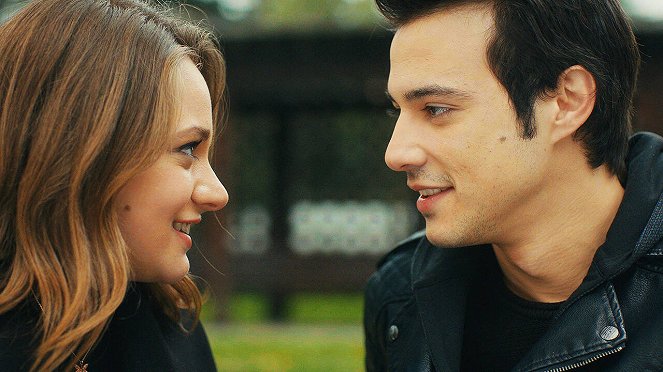 One Liter Tear - Episode 8 - Photos - Miray Daner, Mert Yazıcıoğlu