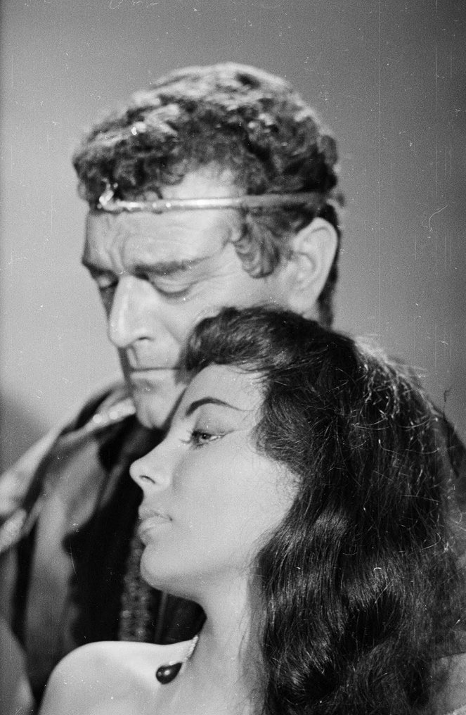 Land der Pharaonen - Werbefoto - Jack Hawkins, Joan Collins