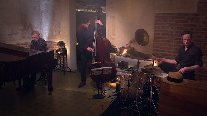 Hudební návštěva v muzeu: Emil Viklický Trio hraje Suchého & Šlitra - Z filmu
