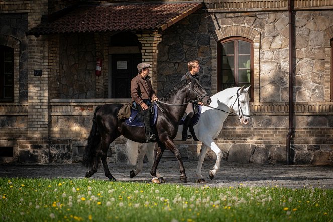 Českem na koňském hřbetu - Palác pro koně - Film