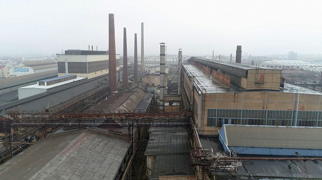 Industria - Továrna v protektorátu - Photos