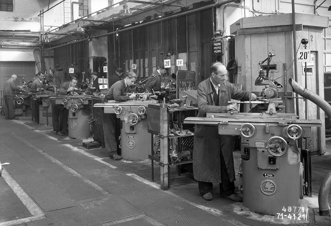 Industrie - Továrna v protektorátu - Filmfotos