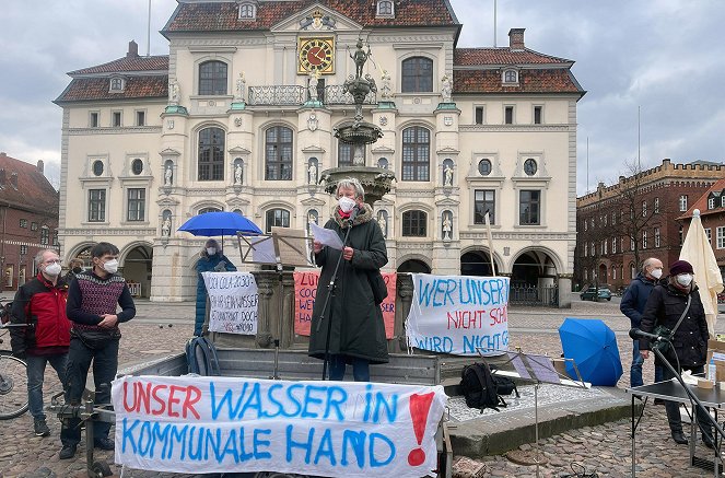 Auf dem Trockenen - Wie Großkonzerne unsere Wasserressourcen ausbeuten - Z filmu