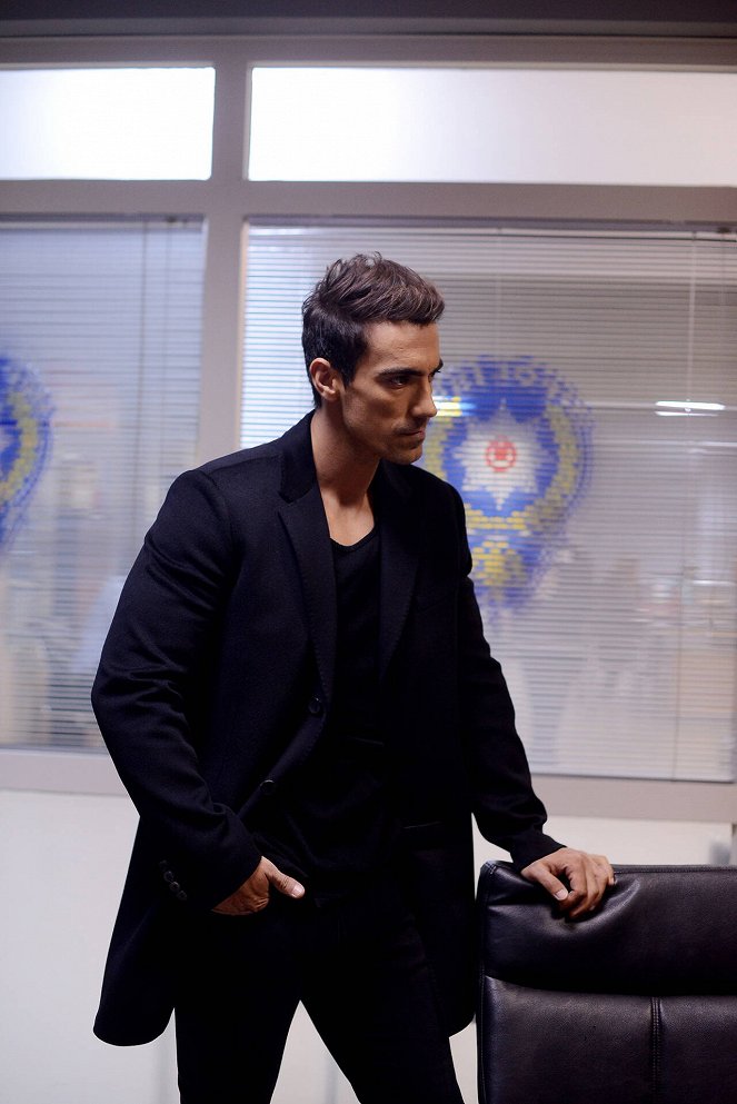 Siyah Beyaz Aşk - Episode 3 - Film - İbrahim Çelikkol