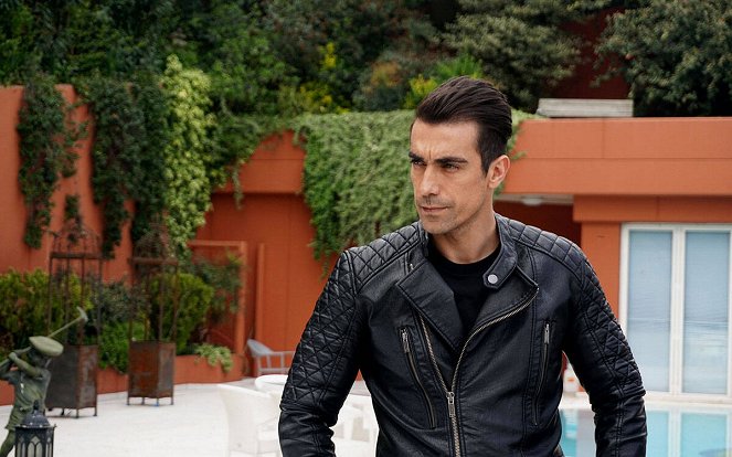 Siyah Beyaz Aşk - Episode 27 - Filmfotos - İbrahim Çelikkol