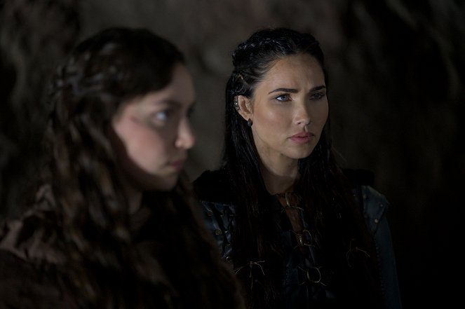 The Outpost - Season 4 - Guardian of the Asterkinj - Photos - Jessica Green