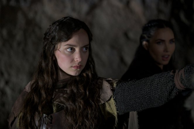 The Outpost - Season 4 - Guardian of the Asterkinj - Photos - Maeve Courtier-Lilley, Jessica Green