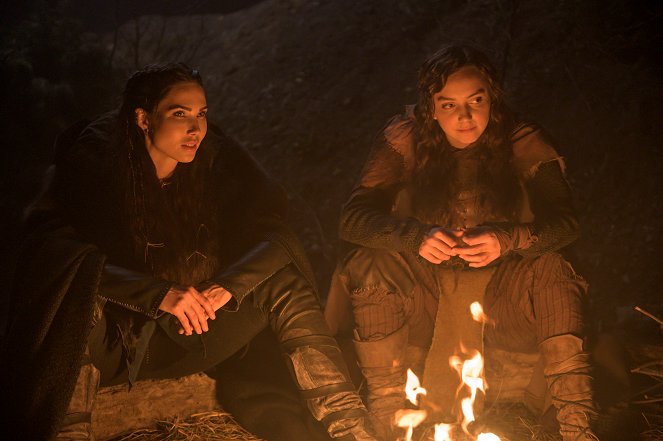 The Outpost - Season 4 - The Betrayer - Z filmu - Jessica Green, Maeve Courtier-Lilley