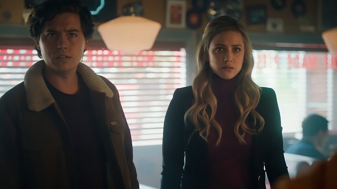 Riverdale - Chapter Ninety-Three: Dance of Death - Photos - Cole Sprouse, Lili Reinhart