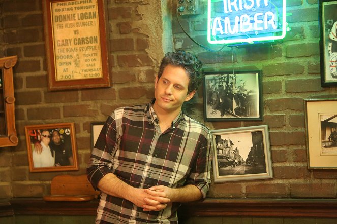 Elämää Philadelphiassa - Älykoe - Kuvat elokuvasta - Glenn Howerton