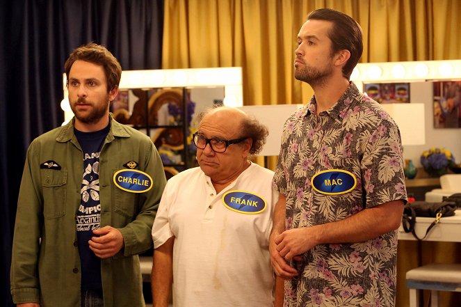 It's Always Sunny in Philadelphia - Season 10 - The Gang Goes on Family Fight - Photos - Charlie Day, Danny DeVito, Rob McElhenney