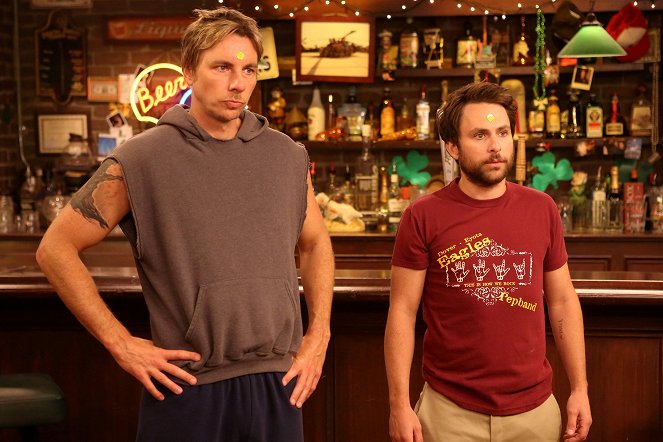 It's Always Sunny in Philadelphia - Ass Kickers United: Mac and Charlie Join a Cult - Photos - Charlie Day