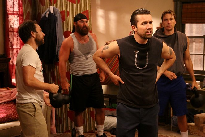 It's Always Sunny in Philadelphia - Season 10 - Ass Kickers United: Mac and Charlie Join a Cult - Z filmu - Charlie Day, Rob McElhenney