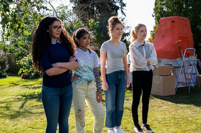 The Baby-Sitters Club - Season 2 - Kristy and the Baby Parade - Photos - Malia Baker, Kyndra Sanchez, Sophie Grace, Shay Rudolph