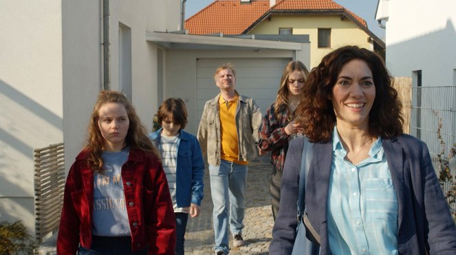 Familiensache - #lame, #hungrymom, #midlifecrisis, #salatblatt - Filmfotók