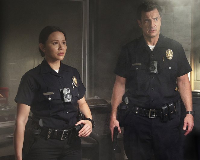 The Rookie - Red Hot - Photos - Melissa O'Neil, Nathan Fillion