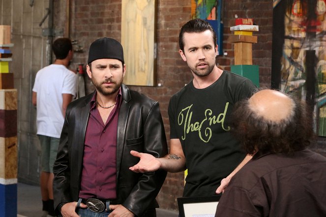 It's Always Sunny in Philadelphia - Dee Made a Smut Film - Photos - Charlie Day, Rob McElhenney
