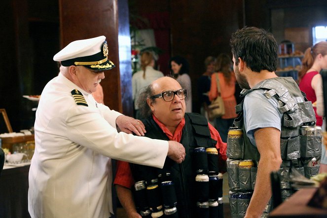 It's Always Sunny in Philadelphia - Season 11 - The Gang Goes to Hell - Photos - Danny DeVito