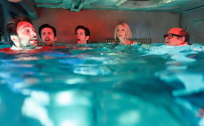 It's Always Sunny in Philadelphia - The Gang Goes to Hell: Part Two - Photos - Charlie Day, Rob McElhenney, Glenn Howerton, Kaitlin Olson, Danny DeVito