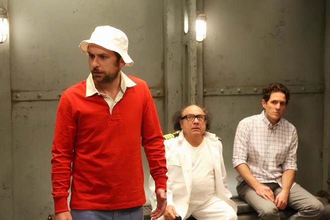It's Always Sunny in Philadelphia - The Gang Goes to Hell: Part Two - Photos - Charlie Day, Danny DeVito, Glenn Howerton