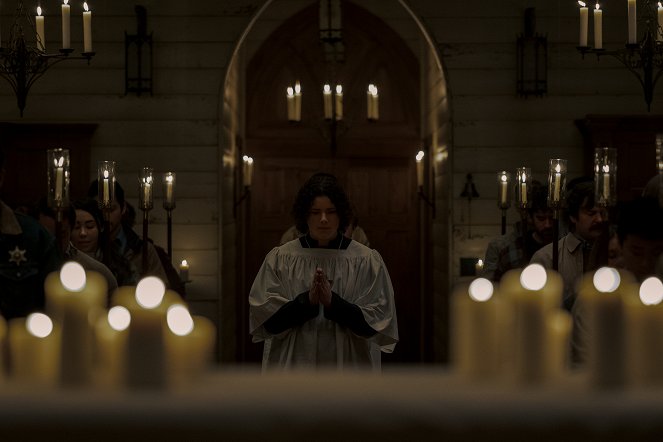 Mise éjfélkor - VI: Apostolok cselekedetei - Filmfotók - Louis Oliver