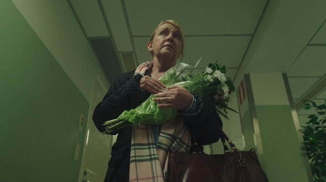 Pahan väri - Kuori murtuu - De la película - Jaana Saarinen