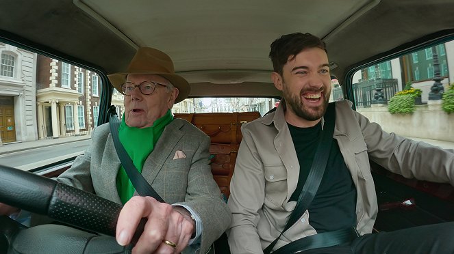 Jack Whitehall: Travels with My Father - Episode 1 - Van film