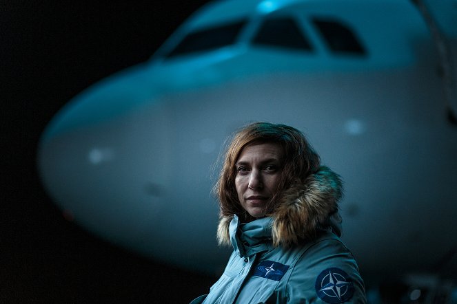 Matka yöhön - Season 2 - Laura - Kuvat elokuvasta