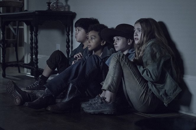 The Walking Dead - For Blood - Photos - Kien Michael Spiller, Antony Azor, Cailey Fleming, Anabelle Holloway