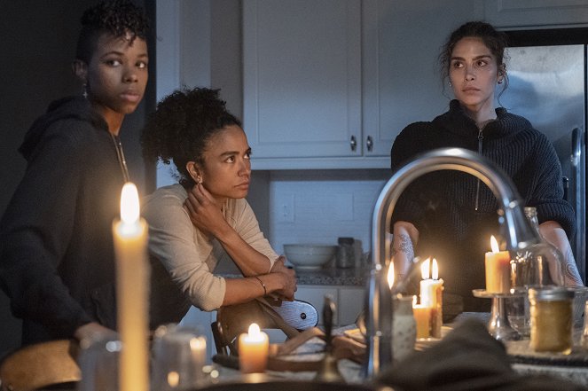 The Walking Dead - For Blood - Van film - Angel Theory, Lauren Ridloff, Nadia Hilker