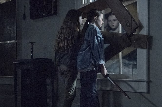 The Walking Dead - For Blood - Filmfotók - Anabelle Holloway, Cailey Fleming