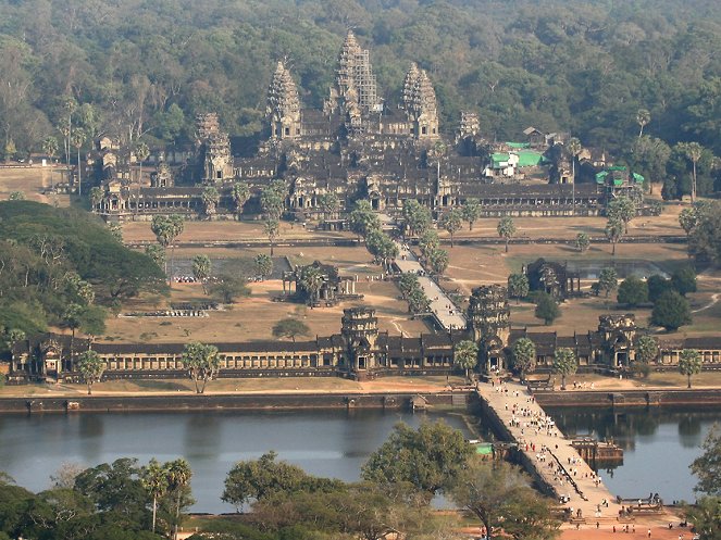 Cambodia: the Region of Angkor, Siem Reap, and Tonle Sap Lake - Photos