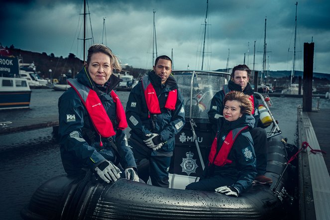 Annika - Mord an Schottlands Küste - Werbefoto - Nicola Walker, Ukweli Roach, Jamie Sives, Katie Leung