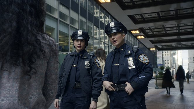 Blue Bloods - Crime Scene New York - The Common Good - Photos - Lauren Patten, Vanessa Ray