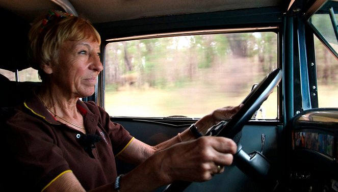 Heidi Hetzers wilde Weltreise - Mit dem Oldtimer nach Australien - Filmfotók