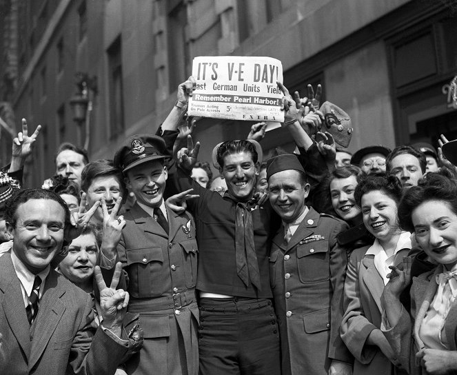 Tony Robinson's VE Day: Minute by Minute - Photos
