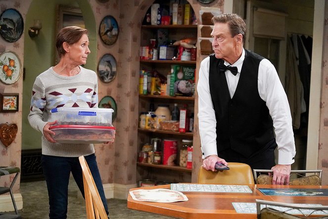 The Conners - The Wedding of Dan and Louise - Photos - Laurie Metcalf, John Goodman